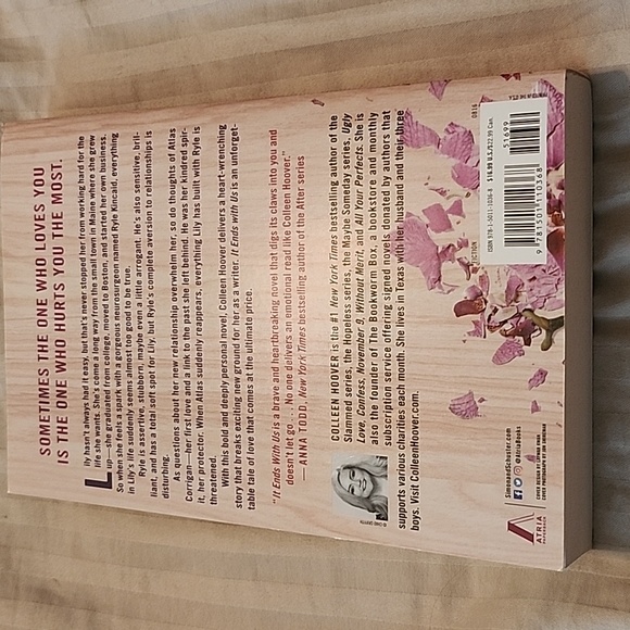 It Ends with Us by Colleen Hoover Book - Picture 2 of 3